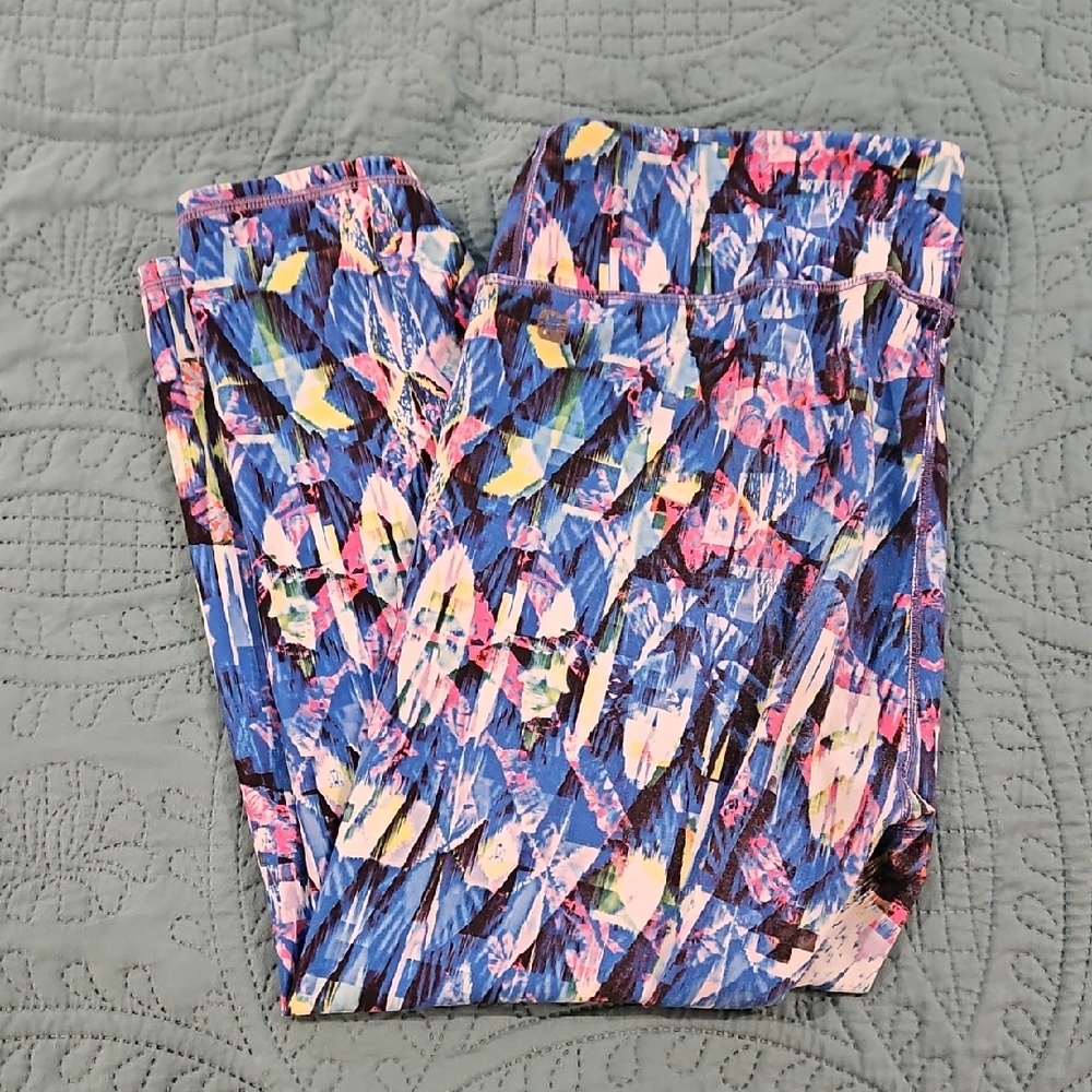 Fabletics Capri Colorful Abstract Print Leggings